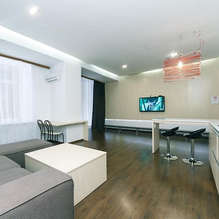 Kreschatik 21 With Terrace 2Br Kiev Luaran gambar