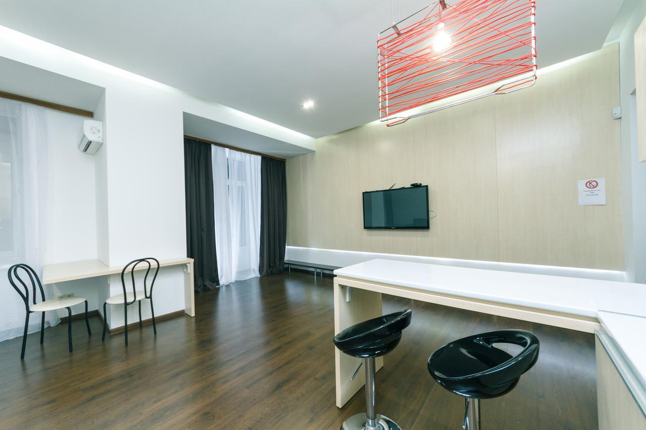 Kreschatik 21 With Terrace 2Br Kiev Luaran gambar