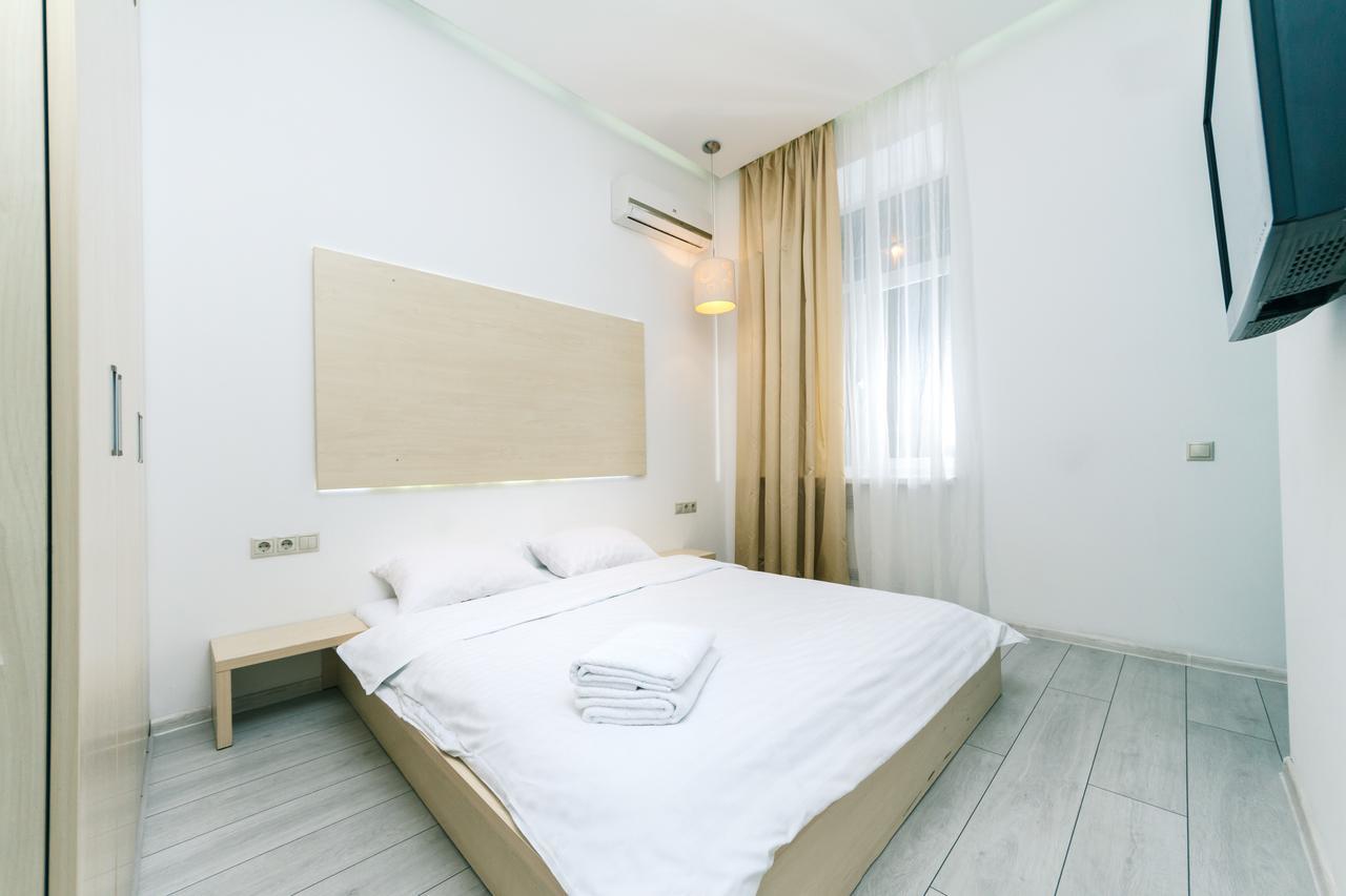 Kreschatik 21 With Terrace 2Br Kiev Luaran gambar