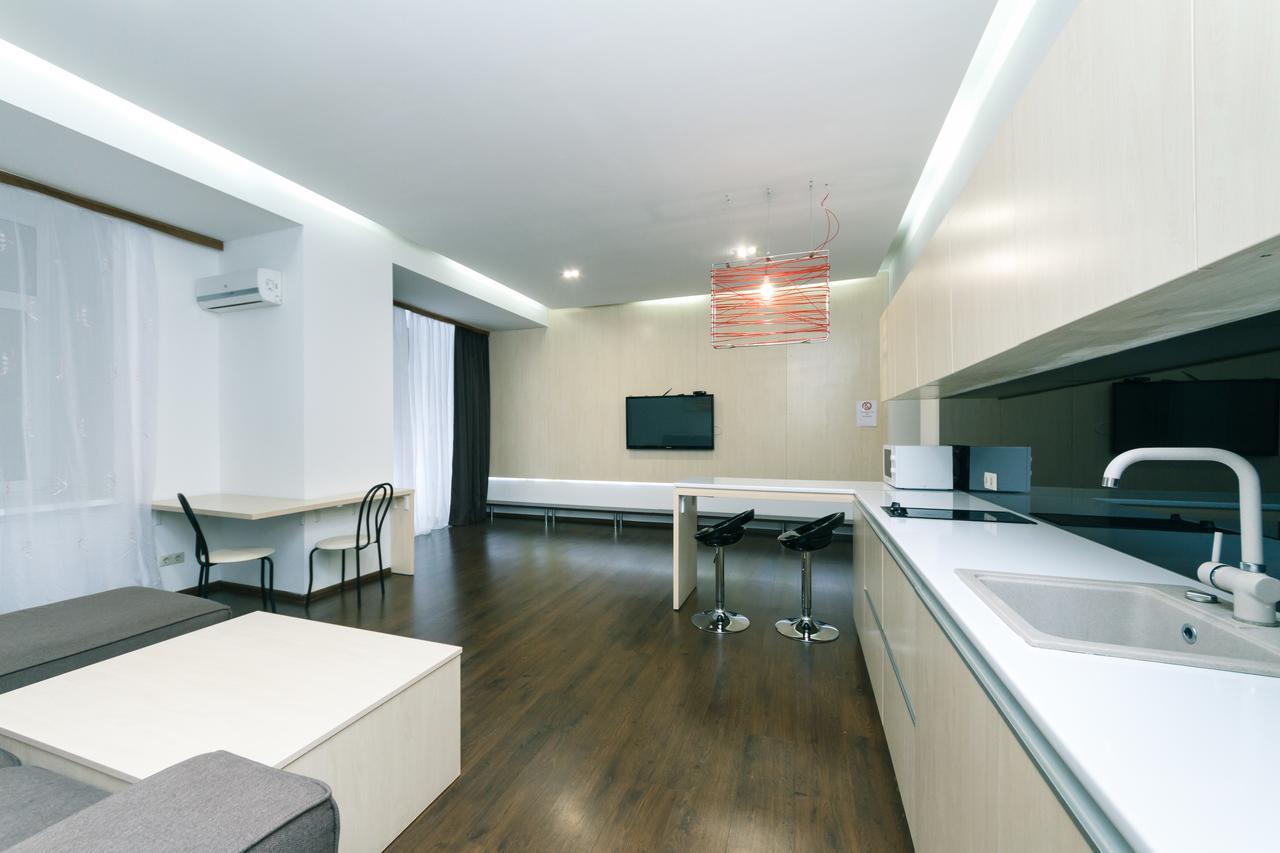Kreschatik 21 With Terrace 2Br Kiev Luaran gambar