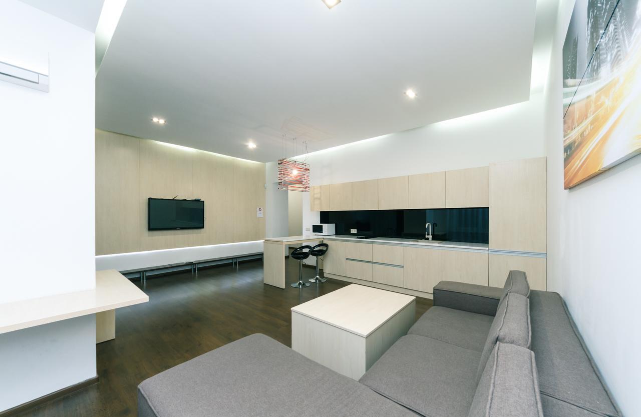 Kreschatik 21 With Terrace 2Br Kiev Luaran gambar