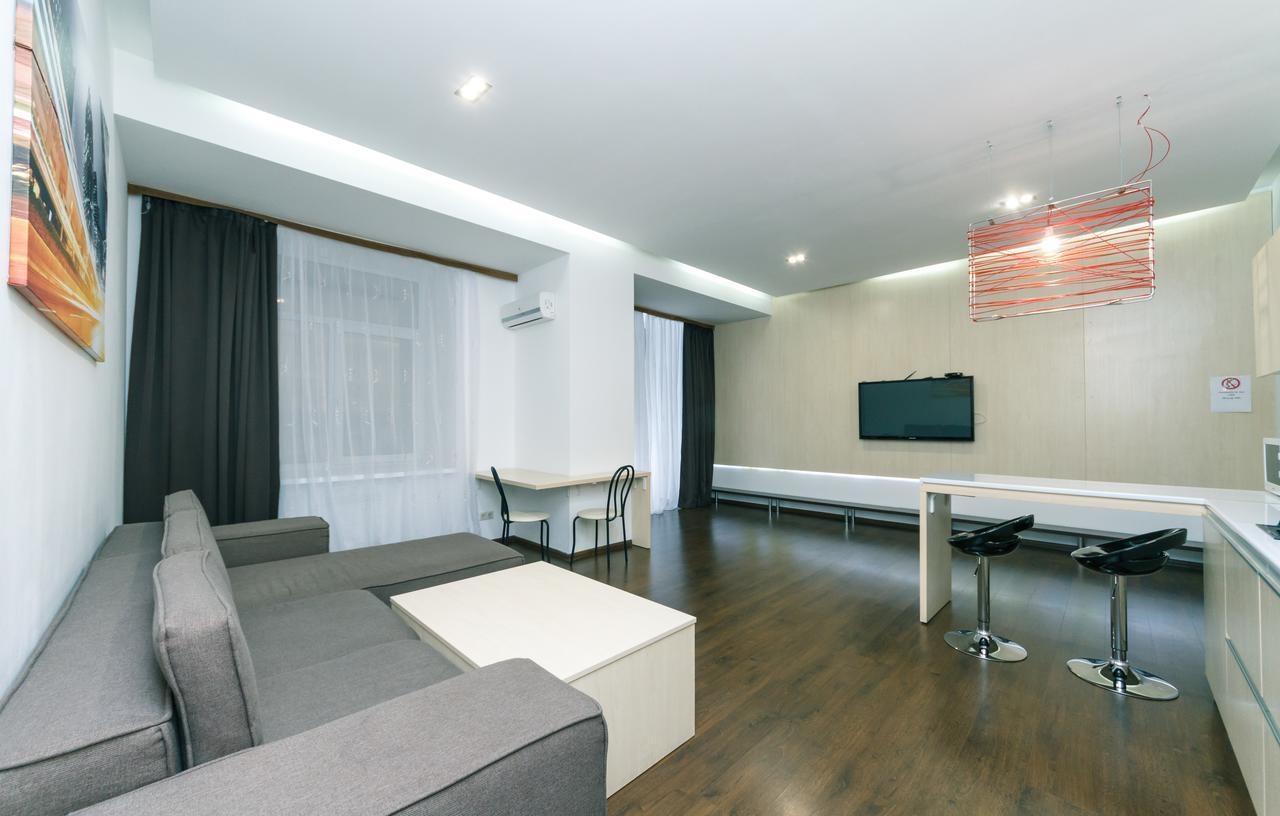 Kreschatik 21 With Terrace 2Br Kiev Luaran gambar