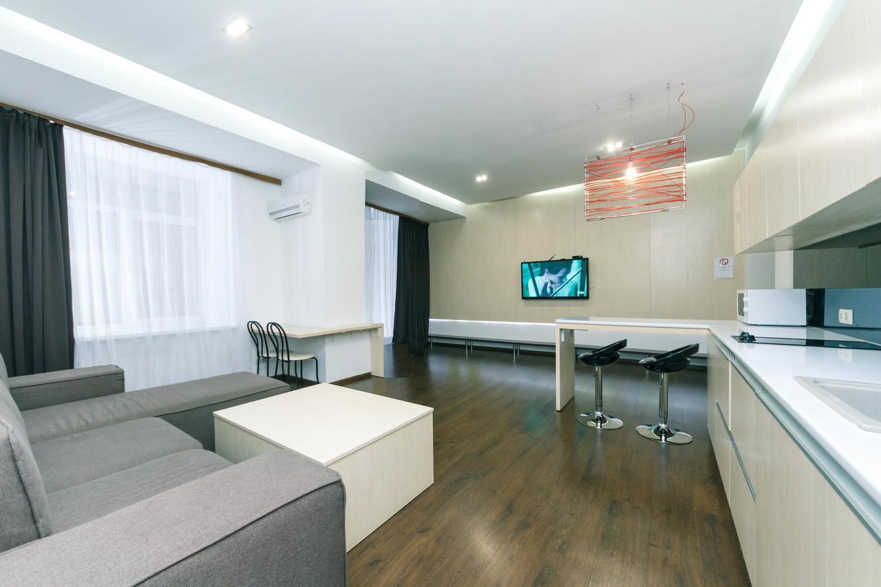 Kreschatik 21 With Terrace 2Br Kiev Luaran gambar